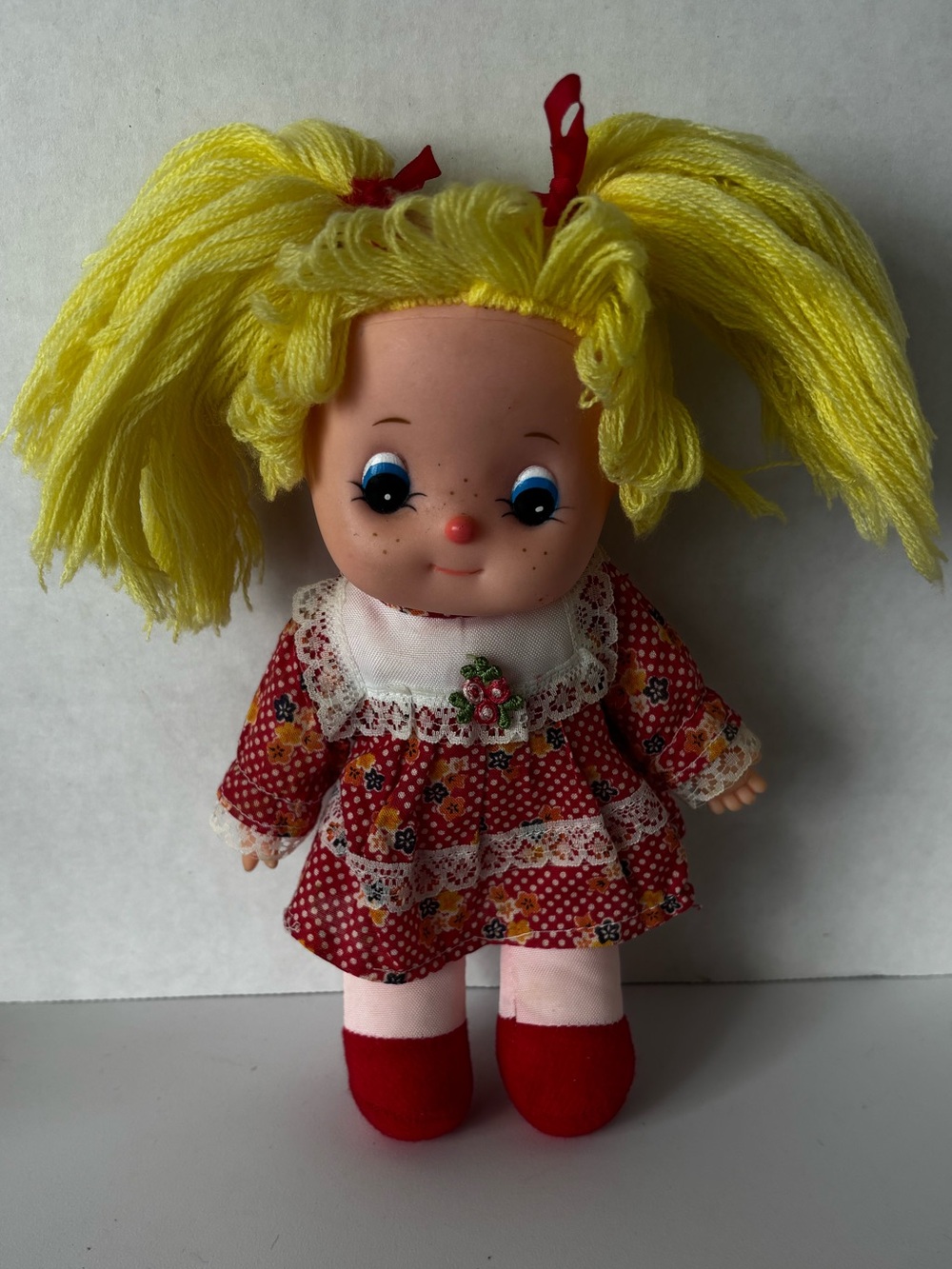 VTG Dan Brechner Plush Girl Doll Vinyl Face Yellow Blue Yarn Hair Stuffed Toy